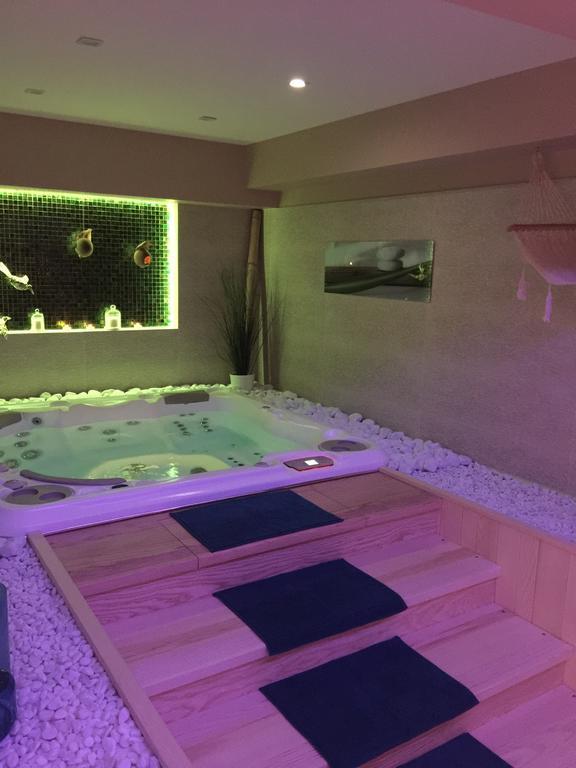 Aux 5 Sens Bed & Breakfast Tille ภายนอก รูปภาพ